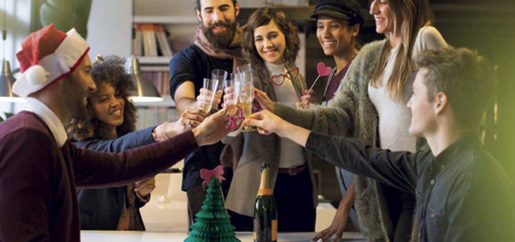 HOW TO HOLD THE BEST OFFICE HOLIDAY EVENTS THIS YEAR