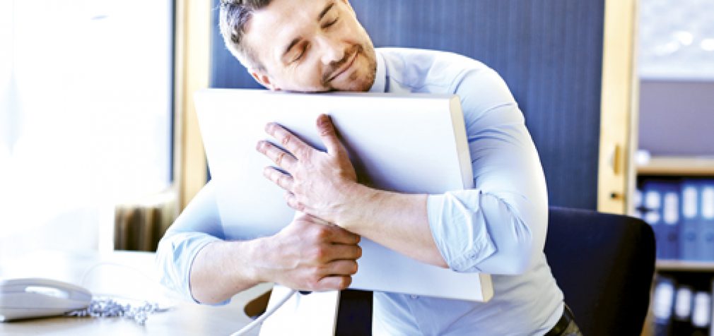 HOW TECHNOLOGY IS CREATING CHALLENGES AND OPPORTUNITIES FOR INSURANCE AGENTS