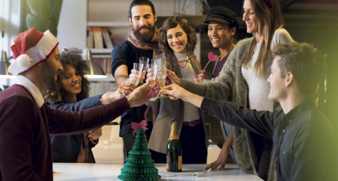 HOW TO HOLD THE BEST OFFICE HOLIDAY EVENTS THIS YEAR