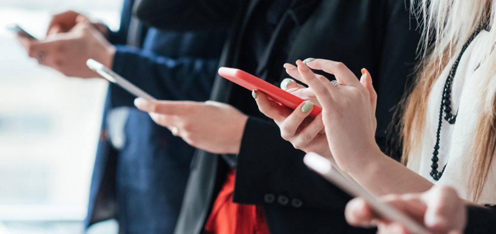 FIVE WAYS TO TAKE CONTROL OF YOUR SOCIAL MEDIA LIFE